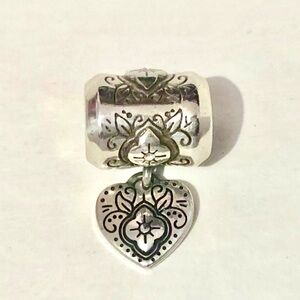 ♥️ 🆕 Brighton Abella bead Wide with dangling heart XOXO engraved on back Retired